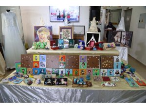 Minik kursiyerlerin eserleri görücüye çıktı