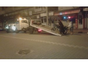 Burhaniyeli genç çift motosiklet kazasında hayatını kaybetti
