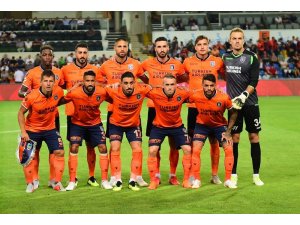 Başakşehir kadrosunu korudu