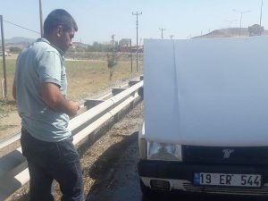 Hareket halindeki otomobil alev aldı