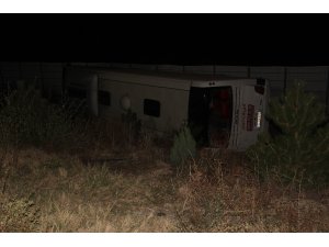Afyonkarahisar’da otobüs kaza yaptı: 2 ölü, 30 yaralı