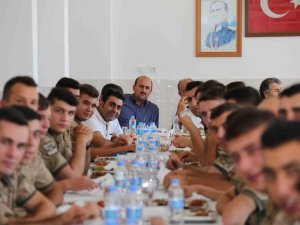 Mehmetçik'e 30 Ağustos Zafer Bayramında “Anne Yemeği"