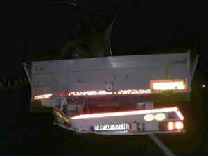 Samsun’da yolcu otobüsü tıra çarptı: 11 yaralı
