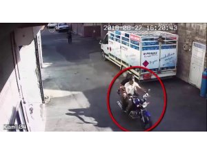 Motosikletli 2 kapkaççı tutuklandı