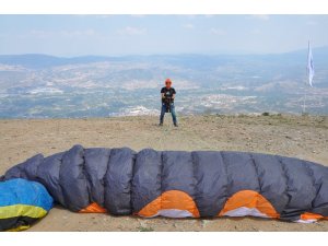 Simav’da yamaç paraşütü festivali