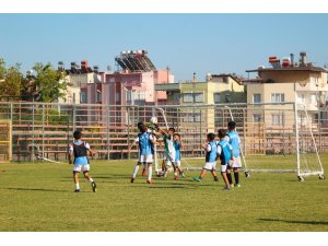 Kepez’in minik futbolcuları eğitimlere başladı