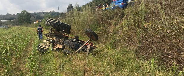 Sakarya'da traktör devrildi: 1 ölü