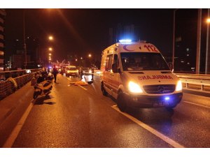 E-5’te kazada ölen kişinin yakını tabutu başında dakikalarca gözyaşı döktü