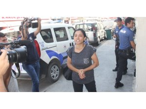 Kocasını takip edip başka kadınla yakaladı