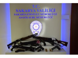 Sakarya’da polis ekipleri suçlulara göz açtırmıyor