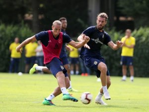 Fenerbahçe kuvvet ve dayanıklılık çalışmasıyla günü tamamladı