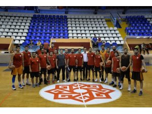 Karesispor hazırlık maçında Banvit karşısında