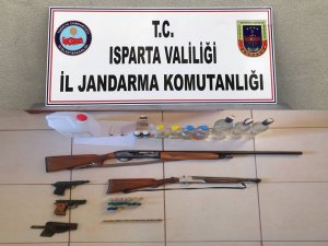 Isparta’da sahte içki operasyonu