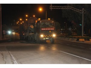 Suriye sınırına tank ile fırtına obüs sevkiyatı yapıldı