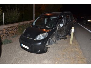 Otomobil ile hafif ticari araç çarpıştı: 2 yaralı
