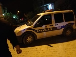 Kıskançlık meselesi yüzünden çıkan kavgada eşini boğarak öldürdü