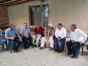 Başkan Karahan'dan "çat kapı" ziyaretleri