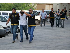 GÜNCELLEME - Adana'da kuyumcuya silahlı saldırı güvenlik kamerasında