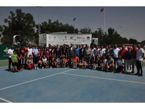 Batman’da tenis turnuvasının finali yapıldı