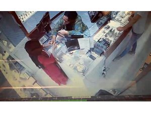 Polisin her yerde aradığı suç makinesi, yakalanınca Roman havası oynadı