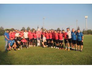 Eskişehirsporlu oyuncular antrenman öncesi Ediz’i andı
