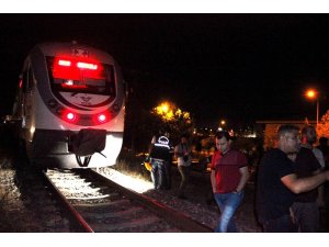 Evini iki kez ateşe veren kadın, tren raylarında intihar etti