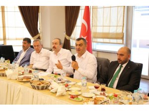 Kayserili Sanayici ve İşadamları Bankacılarla İstişare Toplantısı Yaptı