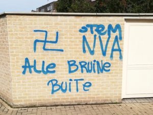 Fransa’da camiden çıkan cemaate ırkçı saldırı