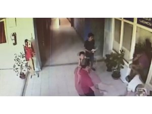 Öğrenci velisi kayıt işlemleri sırasında müdür yardımcısını darp etti