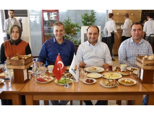 AK Parti’li Baybatur: "Parayı pulu devreye sokarak ekonomik darbe ile Türkiye’yi karıştırmak istiyorlar"