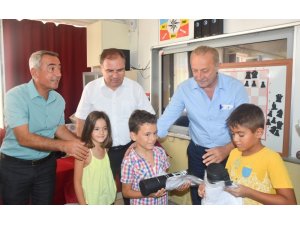 Kaymakam Türköz ve Başkan Atabay’dan miniklere satranç takımı