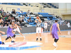 Büyükşehir basket takımı ilk hazırlık maçını kazandı