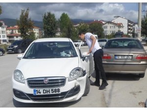 Otomobilde kalp krizi geçirerek kaza yapan vatandaş hastanede yaşamını yitirdi