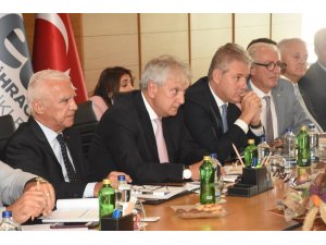 Sanayi, ticaret, ihracatta İzmir için üç koldan atak