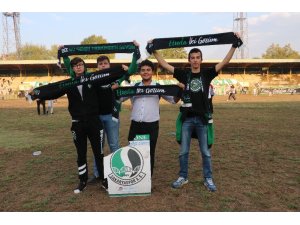Tatangalar, eski stadına veda etti