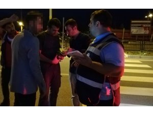 Düğün konvoyunda havaya silahla ateş eden 3 kişi yakalandı