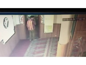 Cami hırsızları yakalandı