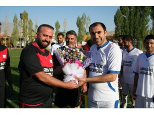 Esnaf ve zabıta arasında dostluk maçı