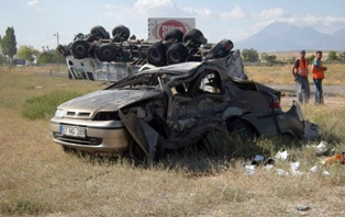 Konya'da trafik kazası: 3 ölü