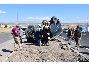 Kars'ta zırhlı polis aracı devrildi: 2 yaralı