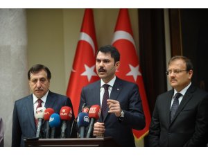 Bakan Kurum: “Foça’da bir hafta içinde denize girilecek”