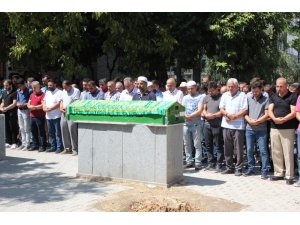 Ölüm genç öğretmeni halı sahada yakaladı