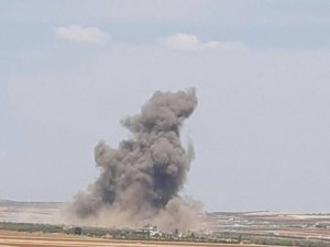 Rusya savaş uçakları Hama ve İdlib’i bombaladı