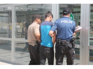 Elazığ’da bir kişiyi gasp eden 2 şüpheli yakalandı