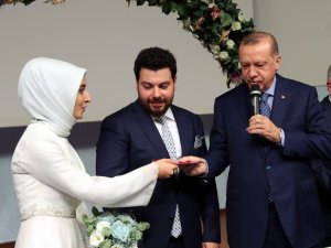 Cumhurbaşkanı Erdoğan, danışmanı Sefer Turan’ın kızının nikah şahidi oldu