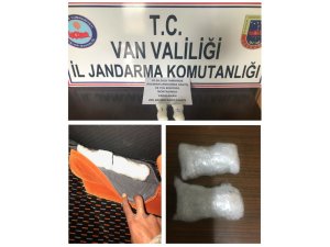 Jandarma yol kontrolünde 205 gram metamfetamin ele geçirdi