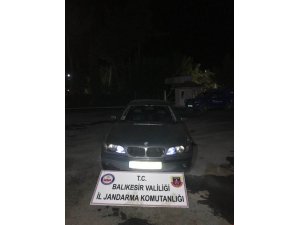 Gümrük kaçağı 2 lüks araç yakalandı