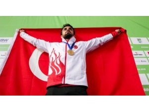 Keyseri Şekersporlu Milli Güreşçi Ekrem Öztürk Dünya Şampiyonu oldu