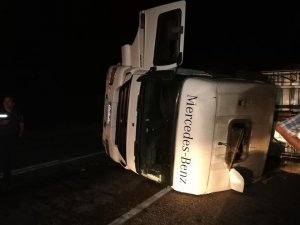 Hayrabolu’da devrilen tırın sürücüsü yaralandı