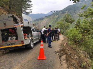 Artvin’de kamyon şarampole yuvarlandı: 1 ölü